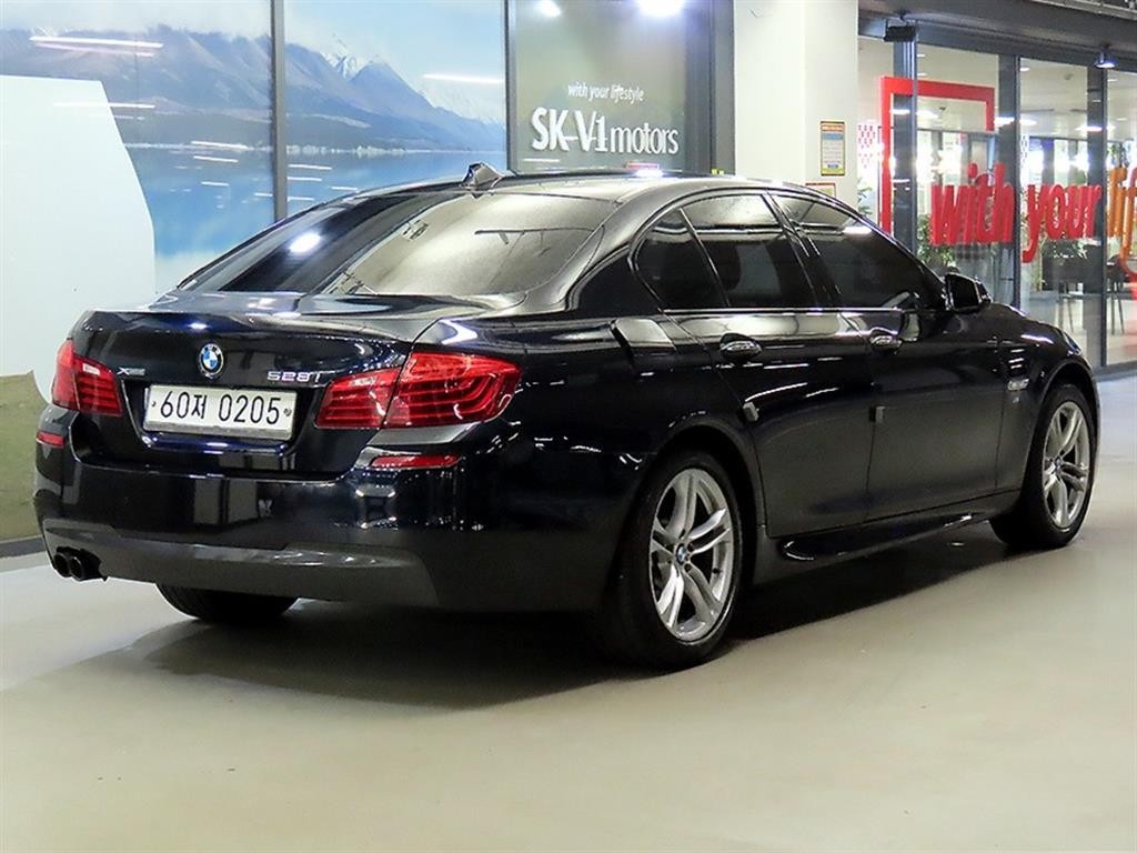 BMW 5시리즈 5시리즈 (F10) 528i xDrive M 에어로 다이나믹 이미지 4