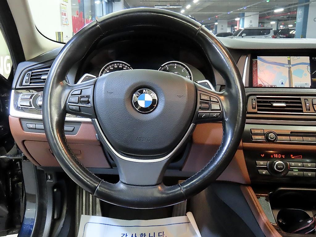 BMW 5시리즈 5시리즈 (F10) 528i xDrive M 에어로 다이나믹 이미지 8
