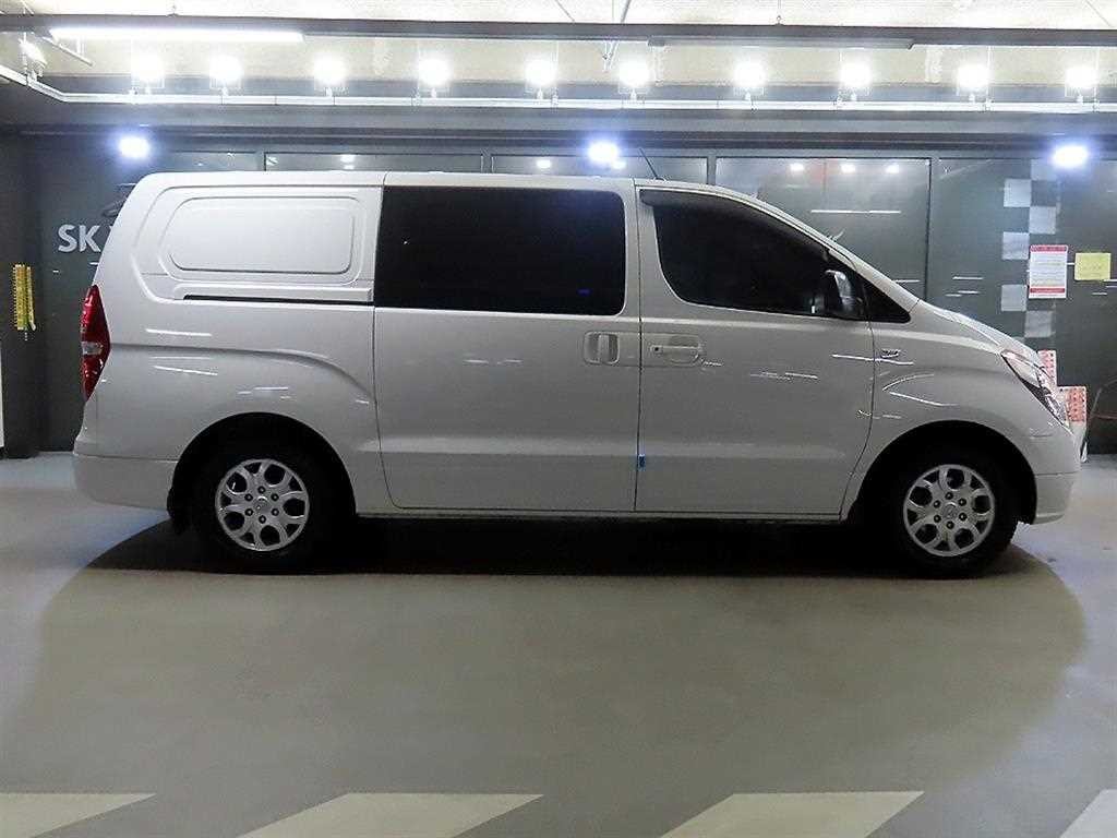 현대 스타렉스 그랜드 스타렉스 밴 5인승 CVX 디럭스 이미지 3