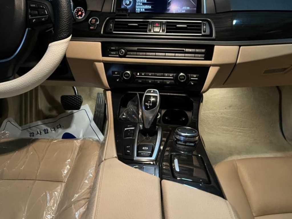 BMW 5시리즈 5시리즈 (F10) 528i 이미지 10