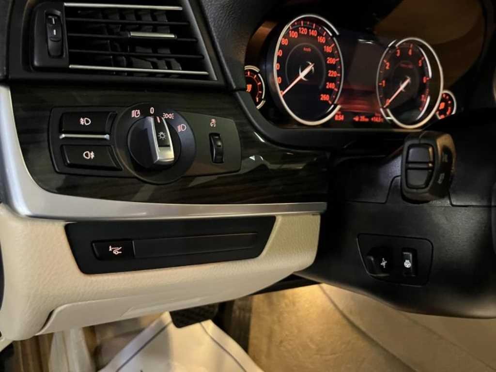 BMW 5시리즈 5시리즈 (F10) 528i 이미지 15