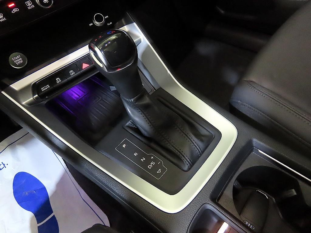 아우디 Q3 Q3 (F3) 35 TDI 스포트백 이미지 12