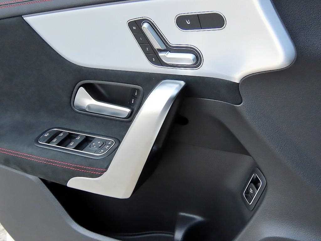 벤츠 CLA 클래스 CLA클래스 C118 CLA 250 4MATIC 이미지 11