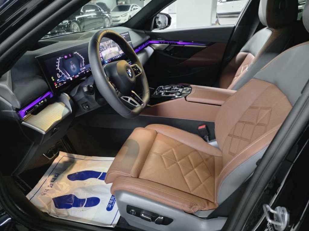 BMW 5시리즈 5시리즈 (G60) 530i xDrive M 스포츠 이미지 1