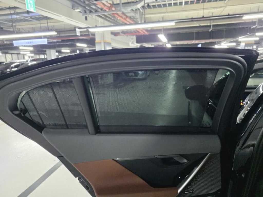 BMW 5시리즈 5시리즈 (G60) 530i xDrive M 스포츠 이미지 15