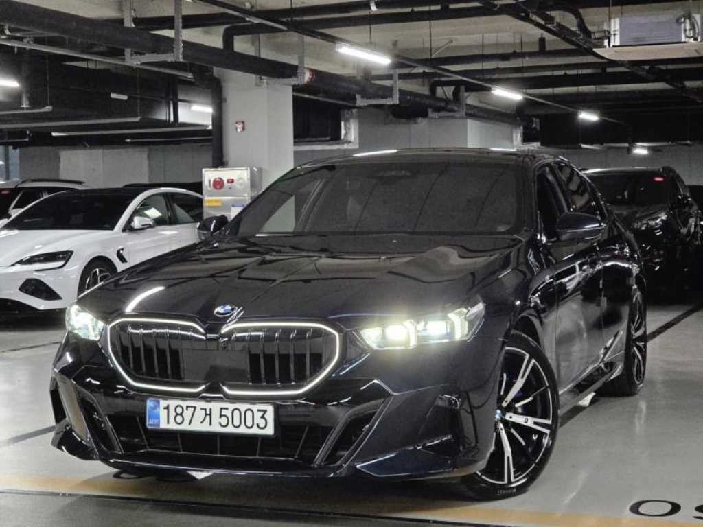 BMW 5시리즈 5시리즈 (G60) 530i xDrive M 스포츠 이미지 2