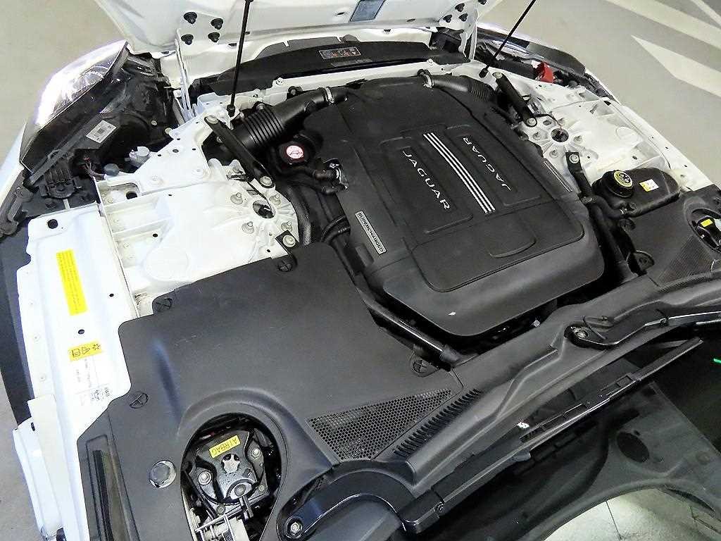 재규어 F-TYPE 3.0 S 컨버터블 이미지 19