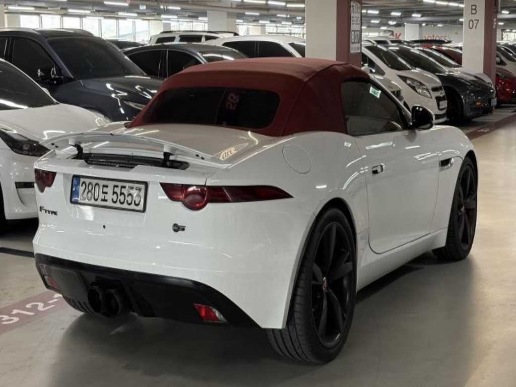 재규어 F-TYPE 3.0 S 컨버터블 이미지 3