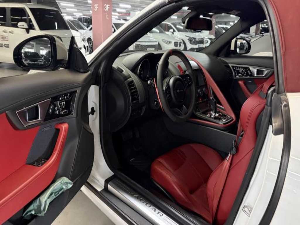 재규어 F-TYPE 3.0 S 컨버터블 이미지 5