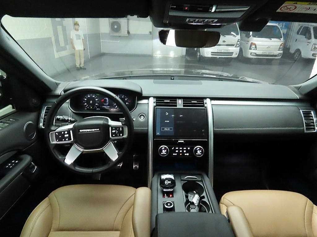 랜드로버 디스커버리 디스커버리5 3.0 P360 R-다이나믹 SE 이미지 8