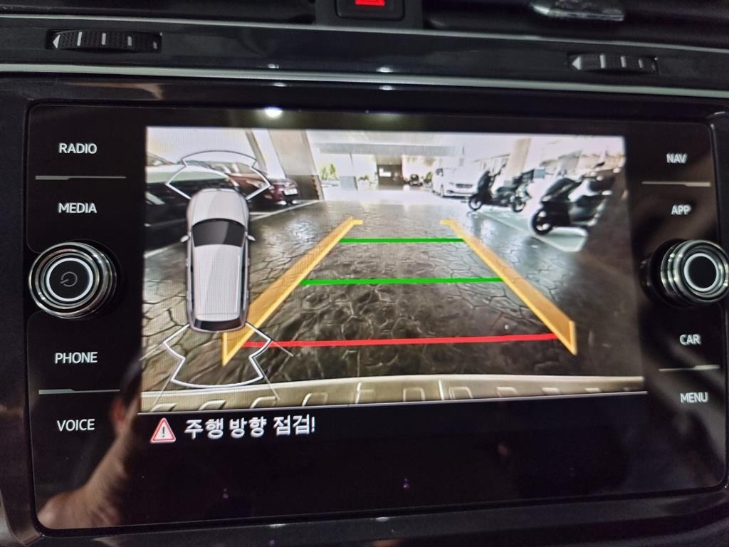 폭스바겐 티구안 티구안(2세대) 2.0 TDI 프리미엄 4모션 이미지 14