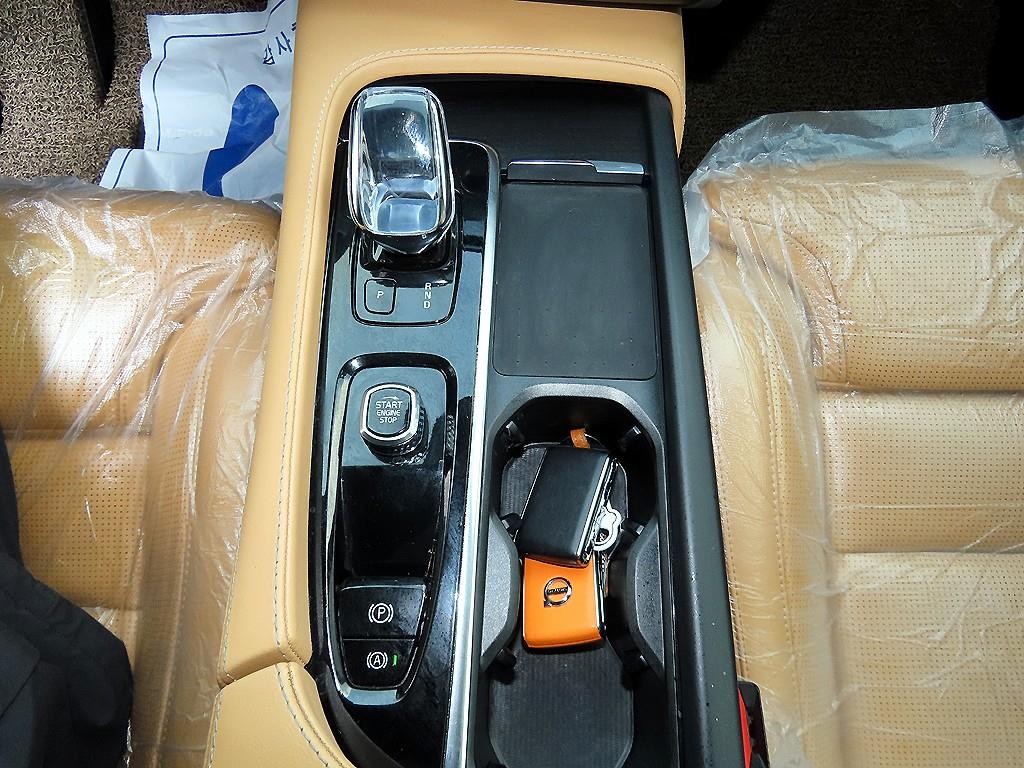 볼보 XC90 XC90 2세대 2.0 B6 AWD 인스크립션 이미지 11