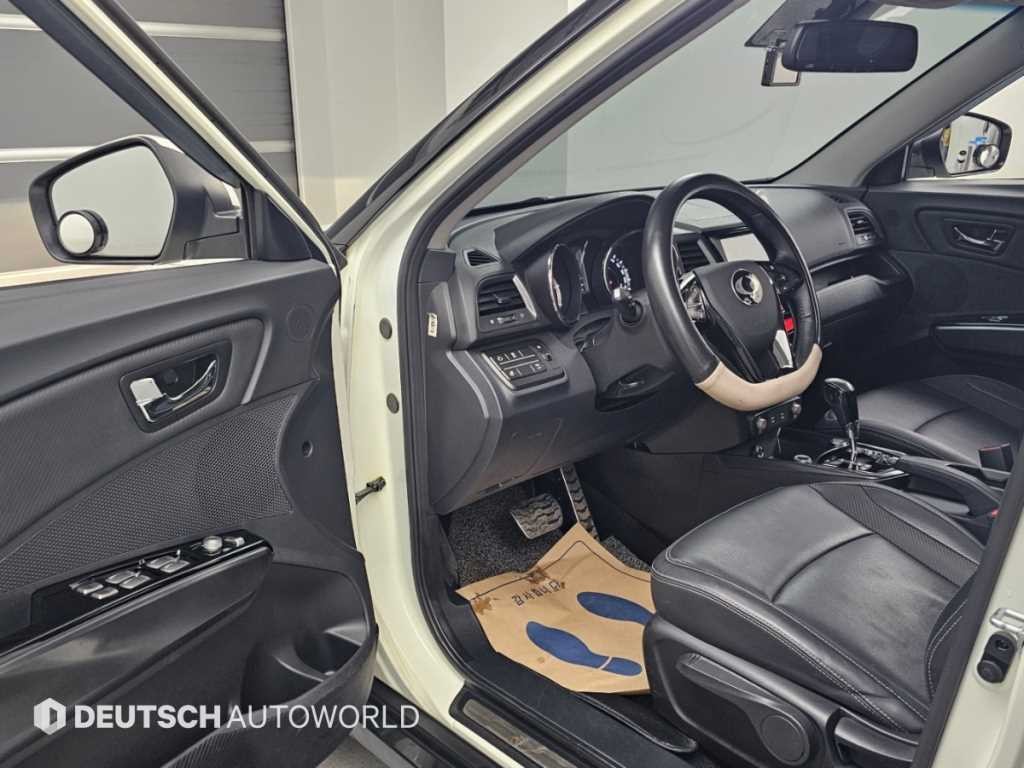 KG모빌리티(쌍용) 티볼리 디젤 2WD 1.6 LX 이미지 11