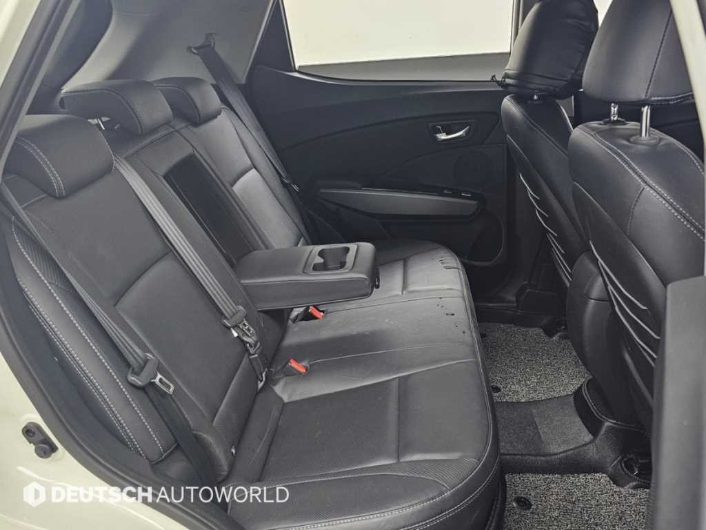 KG모빌리티(쌍용) 티볼리 디젤 2WD 1.6 LX 이미지 12