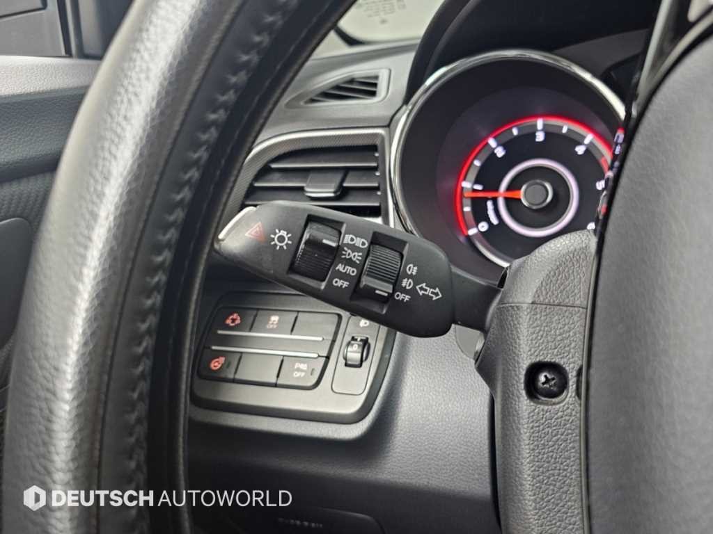 KG모빌리티(쌍용) 티볼리 디젤 2WD 1.6 LX 이미지 17