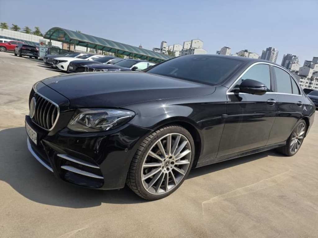 벤츠 E 클래스 E-클래스 W213 E350 4MATIC AMG LINE 이미지 3