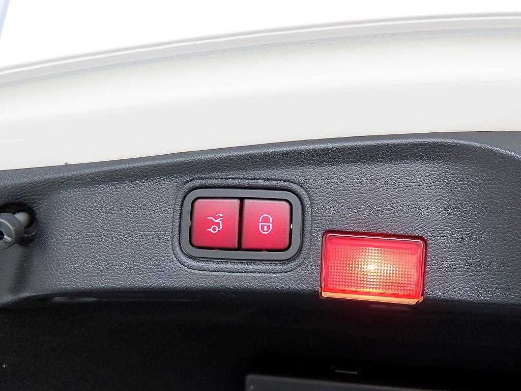 벤츠 C 클래스 C클래스 W205 C43 AMG 4MATIC 쿠페 이미지 17