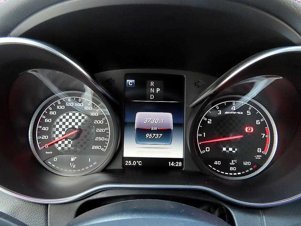 벤츠 C 클래스 C클래스 W205 C43 AMG 4MATIC 쿠페 이미지 9