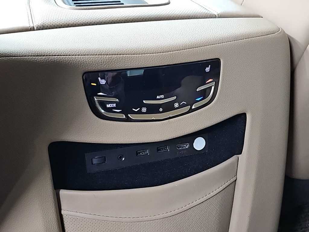 캐딜락 에스컬레이드 6.2 V8 플래티넘 이미지 15