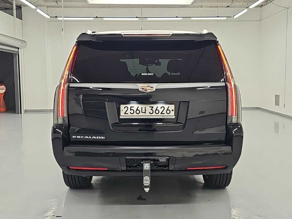 캐딜락 에스컬레이드 6.2 V8 플래티넘 이미지 3