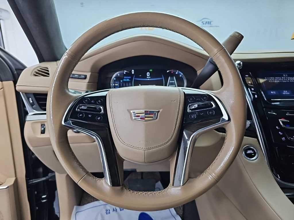 캐딜락 에스컬레이드 6.2 V8 플래티넘 이미지 9