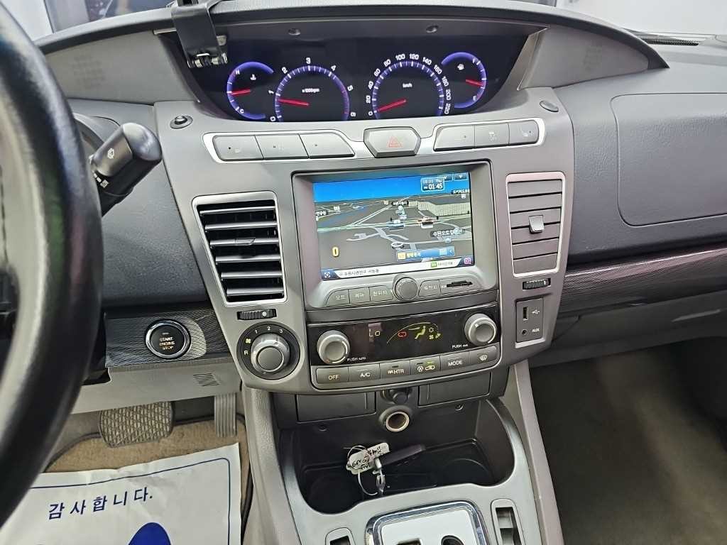 KG모빌리티(쌍용) 코란도 코란도투리스모 4WD RT 11인승 이미지 10