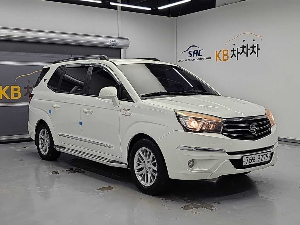 KG모빌리티(쌍용) 코란도 코란도투리스모 4WD RT 11인승 이미지 4