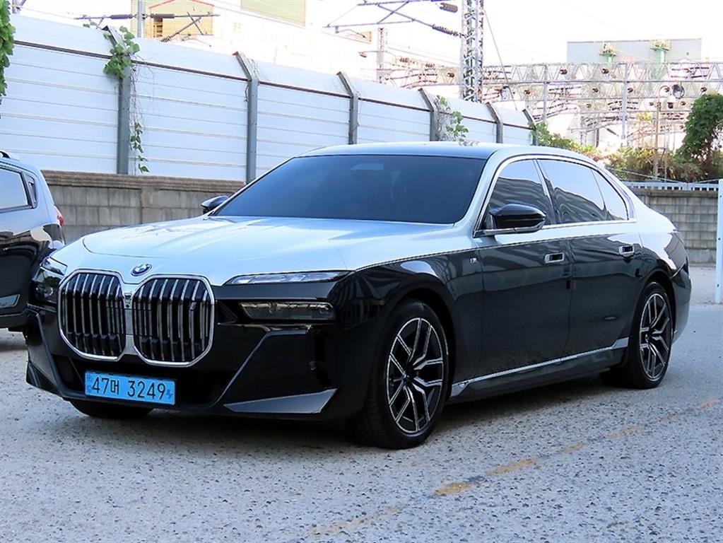 BMW i7 BMW i7 xDrive 60 M 스포츠 이그제큐티브 팩 이미지 2