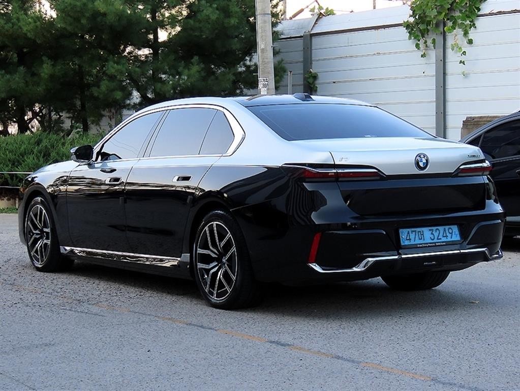 BMW i7 BMW i7 xDrive 60 M 스포츠 이그제큐티브 팩 이미지 3