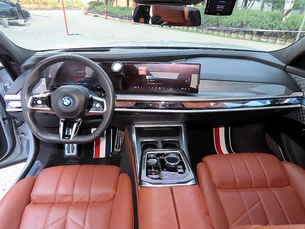 BMW i7 BMW i7 xDrive 60 M 스포츠 이그제큐티브 팩 이미지 7