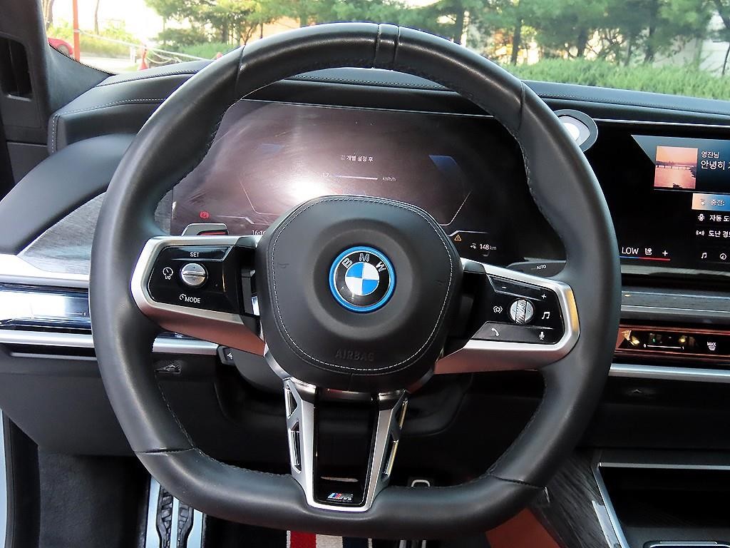 BMW i7 BMW i7 xDrive 60 M 스포츠 이그제큐티브 팩 이미지 8