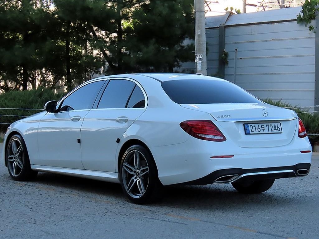 벤츠 E 클래스 E-클래스 W213 E300 AMG LINE 이미지 3