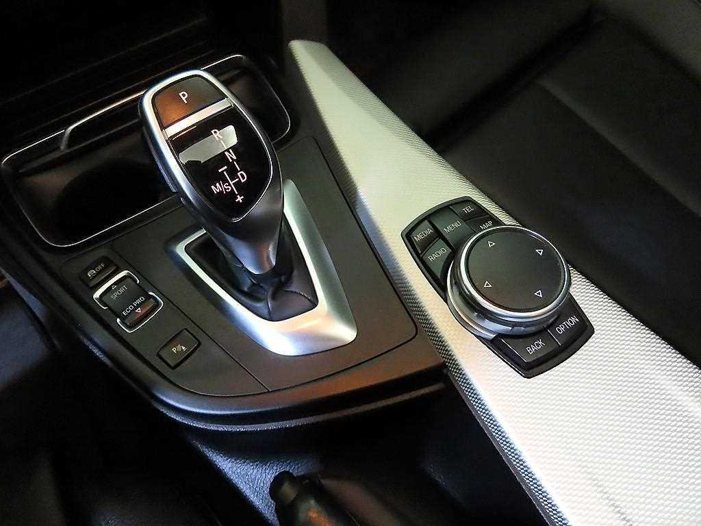 BMW 3시리즈 3시리즈 (F30) 320d M 스포츠 이미지 12