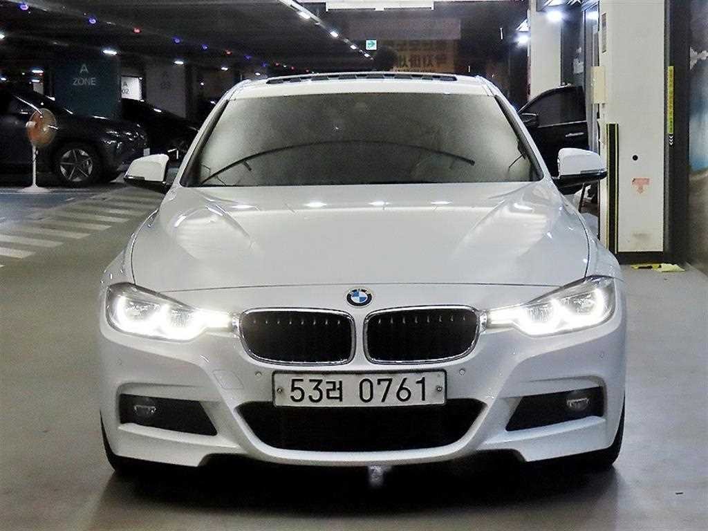 BMW 3시리즈 3시리즈 (F30) 320d M 스포츠 이미지 2