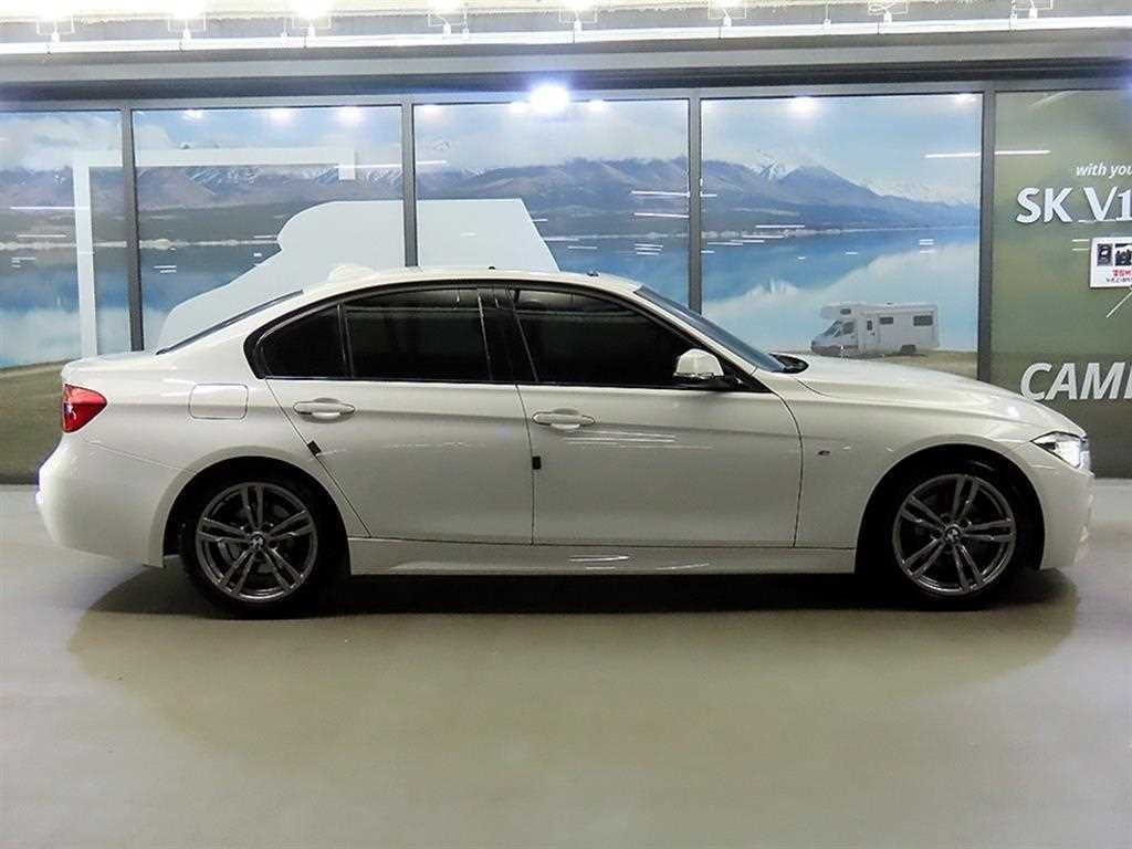 BMW 3시리즈 3시리즈 (F30) 320d M 스포츠 이미지 3