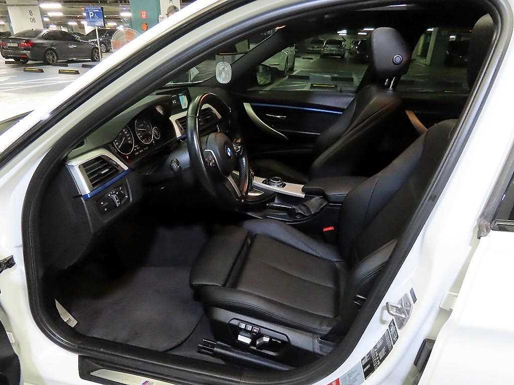 BMW 3시리즈 3시리즈 (F30) 320d M 스포츠 이미지 6