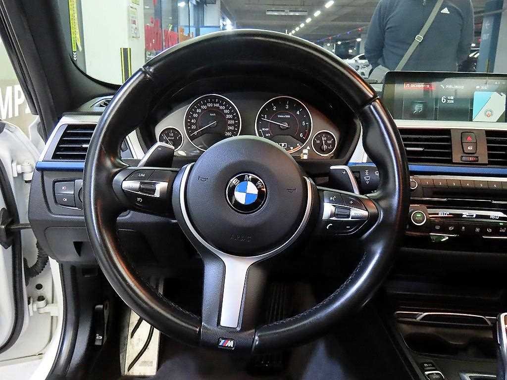 BMW 3시리즈 3시리즈 (F30) 320d M 스포츠 이미지 8