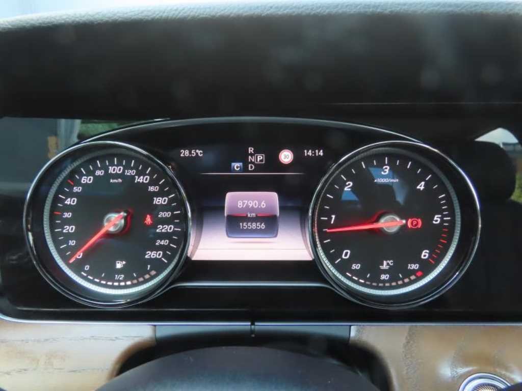 벤츠 E 클래스 E-클래스 W213 E220d 4MATIC 익스클루시브 이미지 10