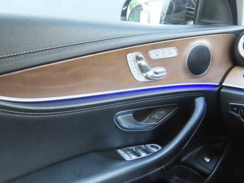 벤츠 E 클래스 E-클래스 W213 E220d 4MATIC 익스클루시브 이미지 14