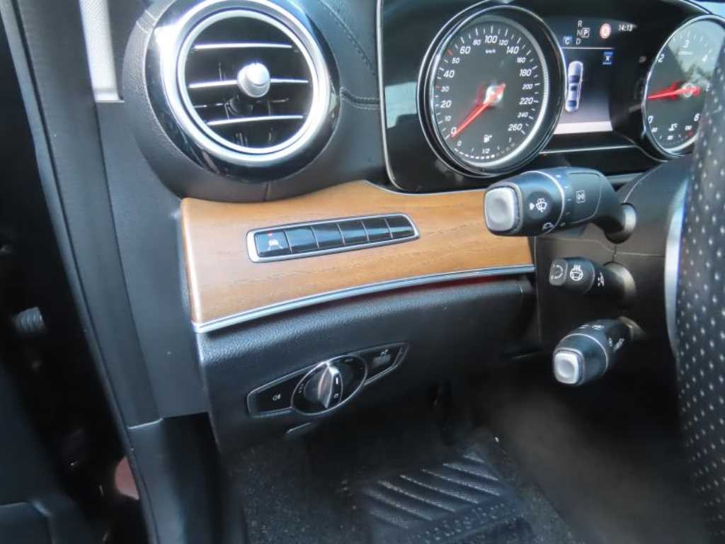 벤츠 E 클래스 E-클래스 W213 E220d 4MATIC 익스클루시브 이미지 15