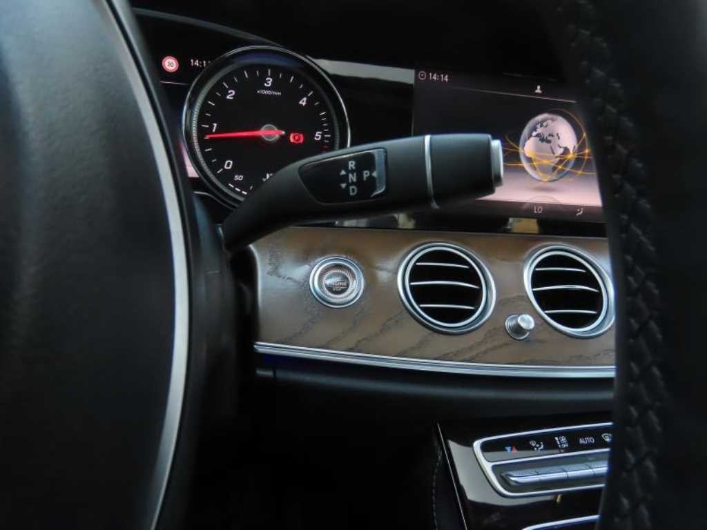 벤츠 E 클래스 E-클래스 W213 E220d 4MATIC 익스클루시브 이미지 16