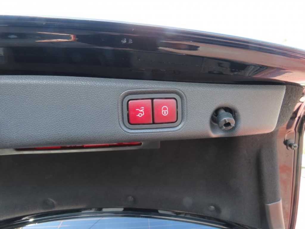 벤츠 E 클래스 E-클래스 W213 E220d 4MATIC 익스클루시브 이미지 6