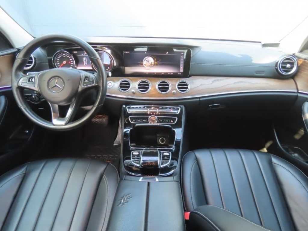 벤츠 E 클래스 E-클래스 W213 E220d 4MATIC 익스클루시브 이미지 9