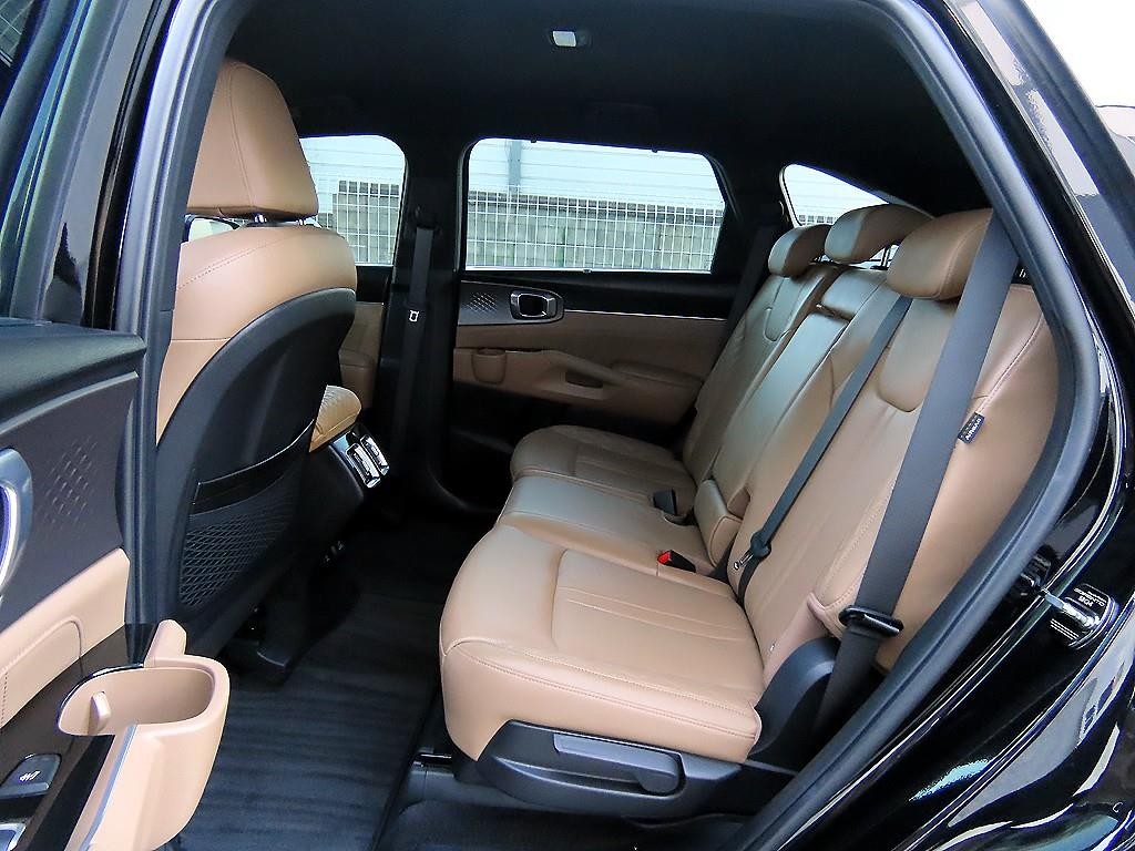 기아 쏘렌토 더 뉴 쏘렌토 4세대 가솔린 2.5T 4WD 시그니처 그래비티 이미지 6