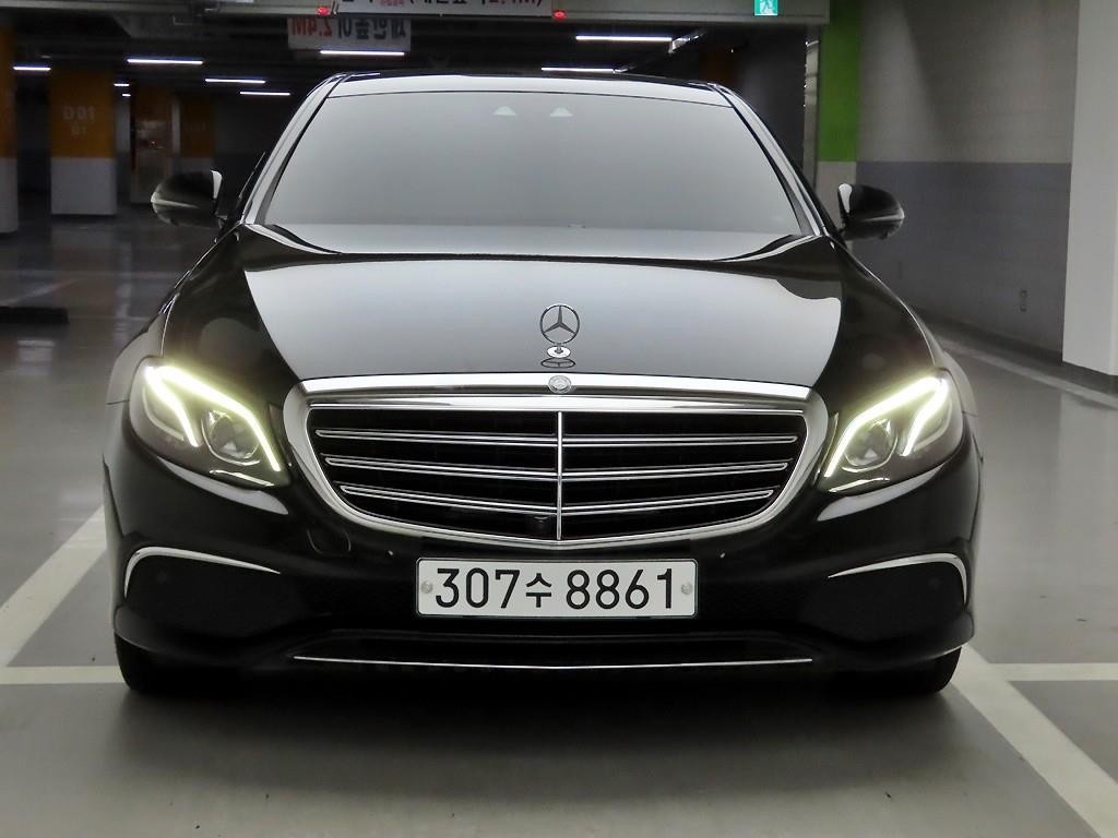 벤츠 E 클래스 E-클래스 W213 E300 4MATIC 익스클루시브 이미지 1