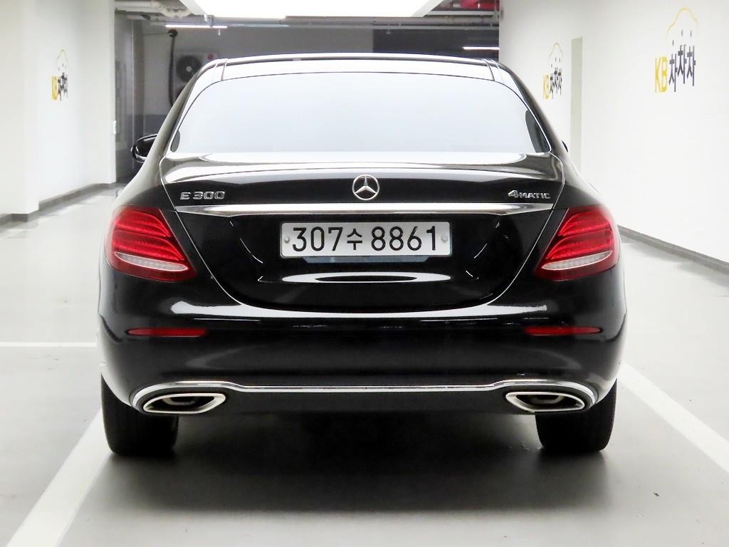 벤츠 E 클래스 E-클래스 W213 E300 4MATIC 익스클루시브 이미지 4