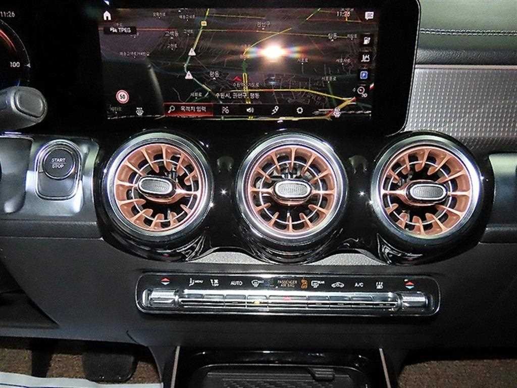 벤츠 EQB EQB (X243) EQB 300 4MATIC AMG 라인 이미지 11