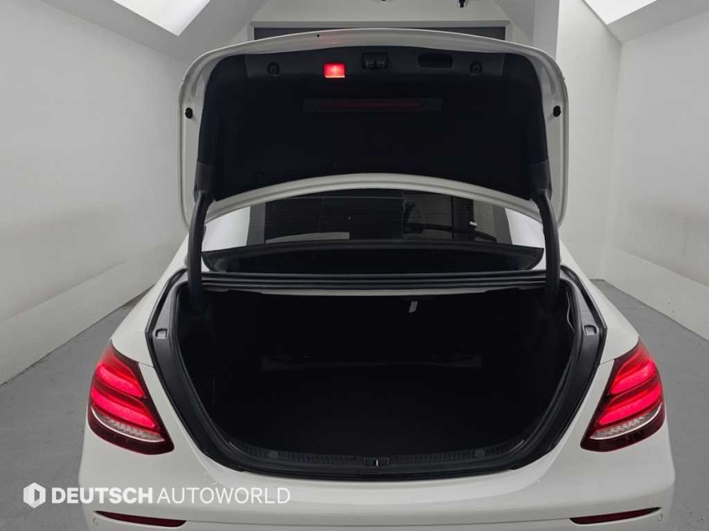 벤츠 E 클래스 E-클래스 W213 E200 아방가르드 이미지 19