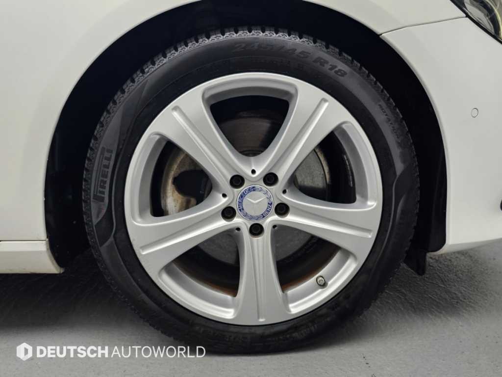 벤츠 E 클래스 E-클래스 W213 E200 아방가르드 이미지 6