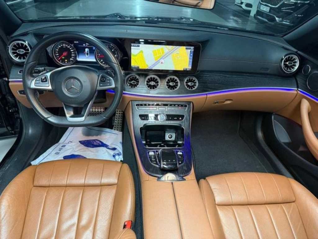 벤츠 E 클래스 E-클래스 W213 E220d 카브리올레 이미지 11